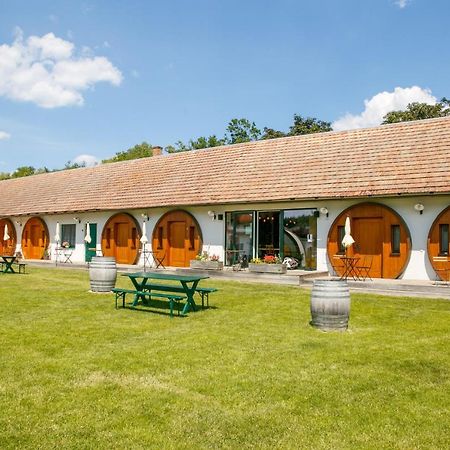 Winzerhof Kuessler - Weinviertel Stillfried Exterior foto