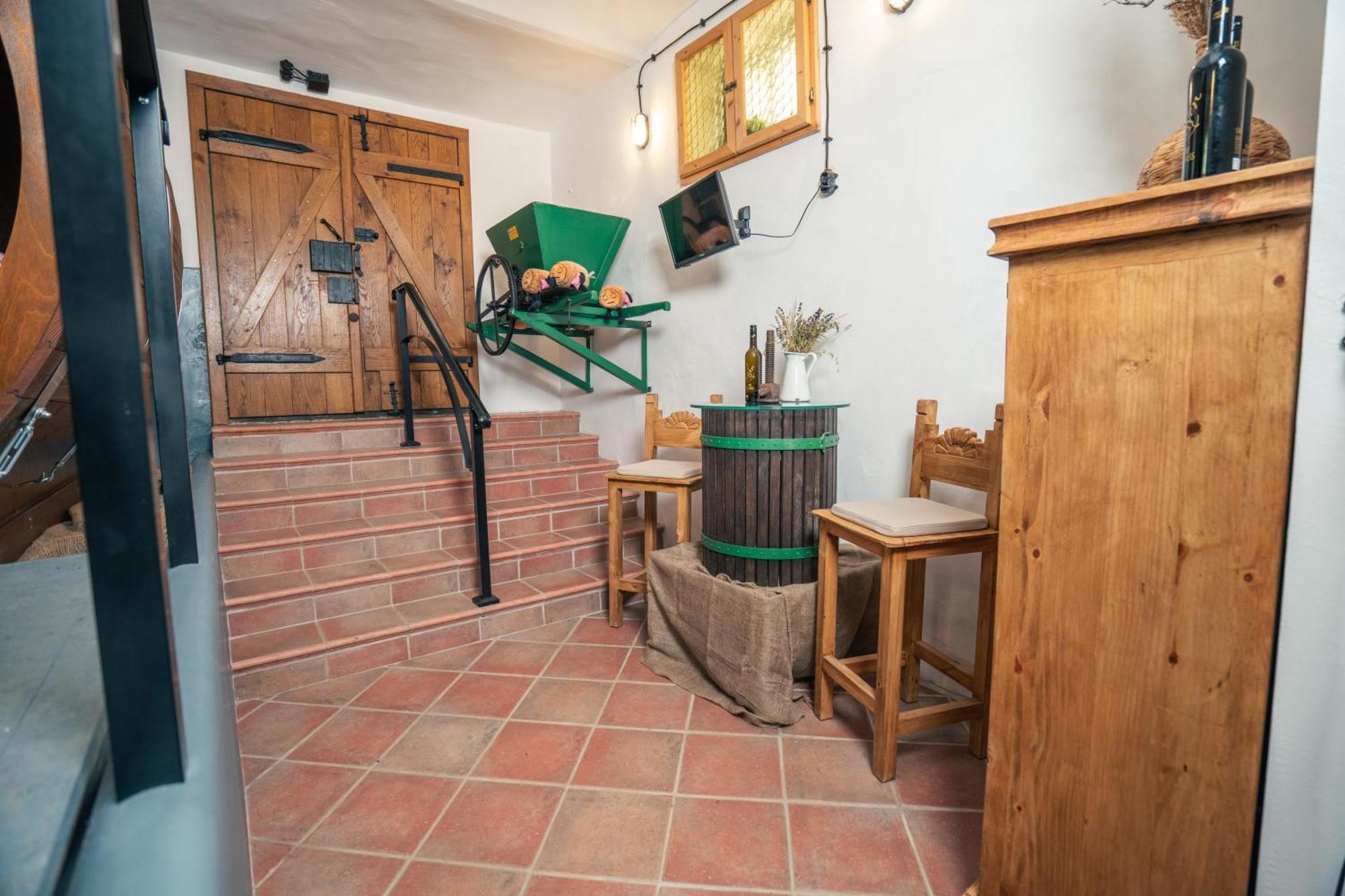 Winzerhof Kuessler - Weinviertel Stillfried Exterior foto