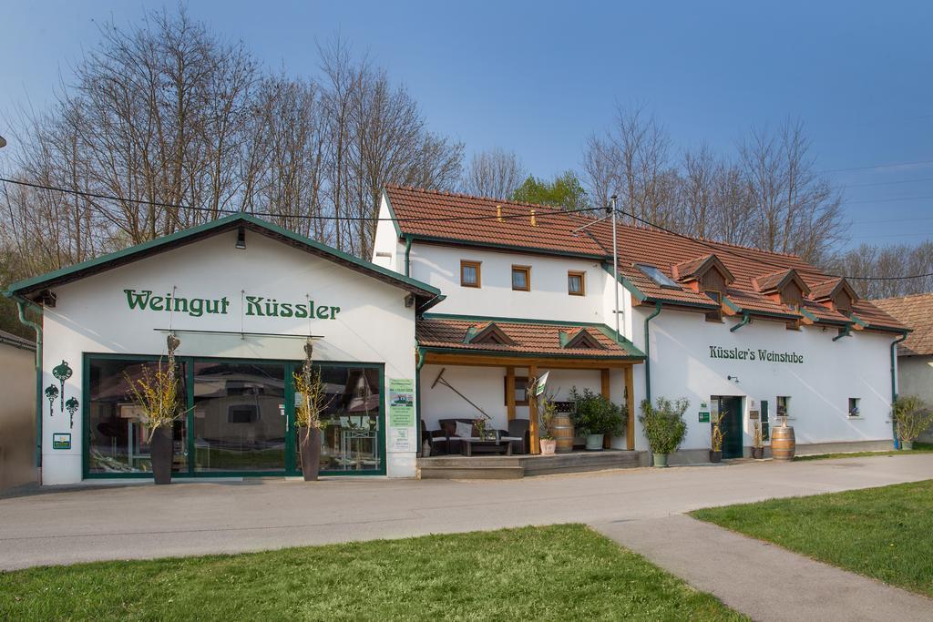 Winzerhof Kuessler - Weinviertel Stillfried Exterior foto