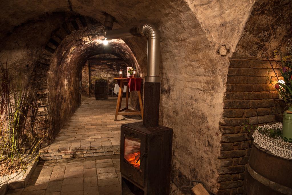 Winzerhof Kuessler - Weinviertel Stillfried Exterior foto